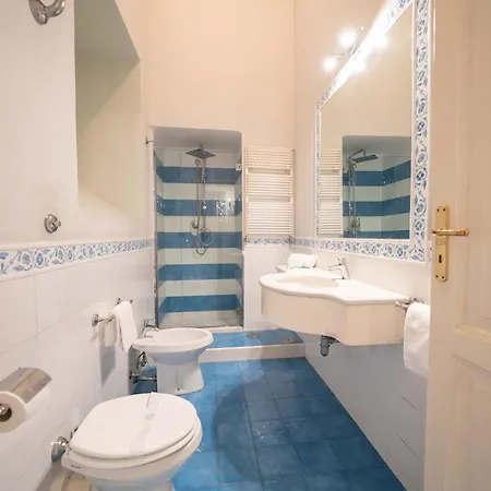 Residenza Castel Dell'ovo * Napels